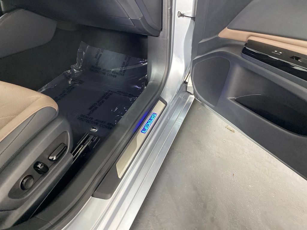 Used 2025 Lexus ES 300h w/ Accessory Package (Z1) FWD image 34