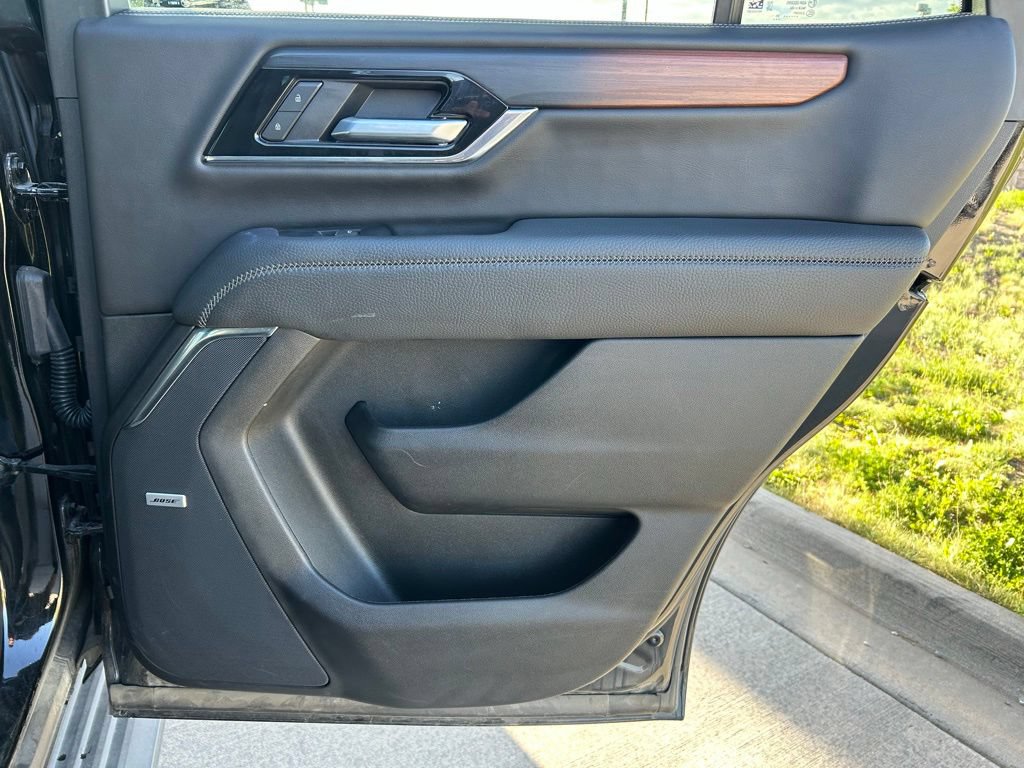 Used 2025 GMC Yukon Denali AWD/4WD image 28