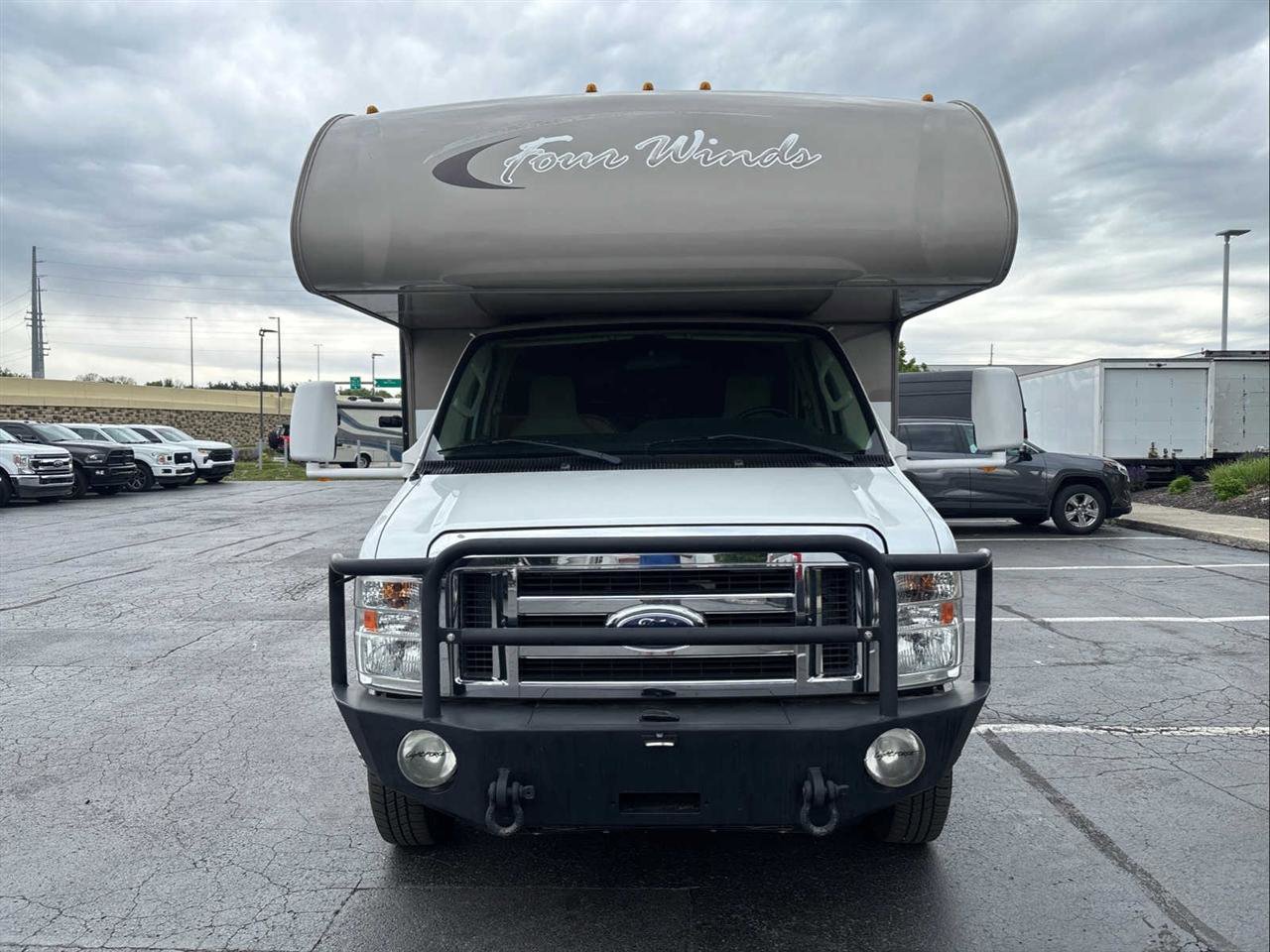Used 2013 Ford E-450 and Econoline 450 Super Duty w/ Motorhome Prep Pkg RWD image 3