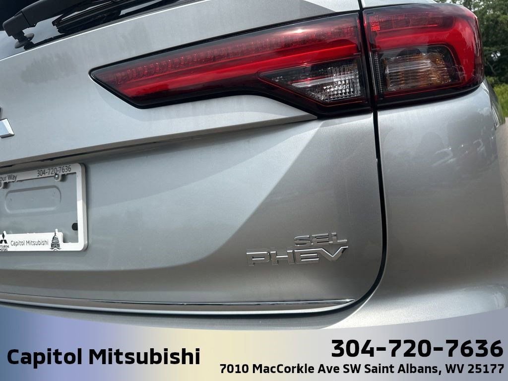 New 2025 Mitsubishi Outlander SEL image 12