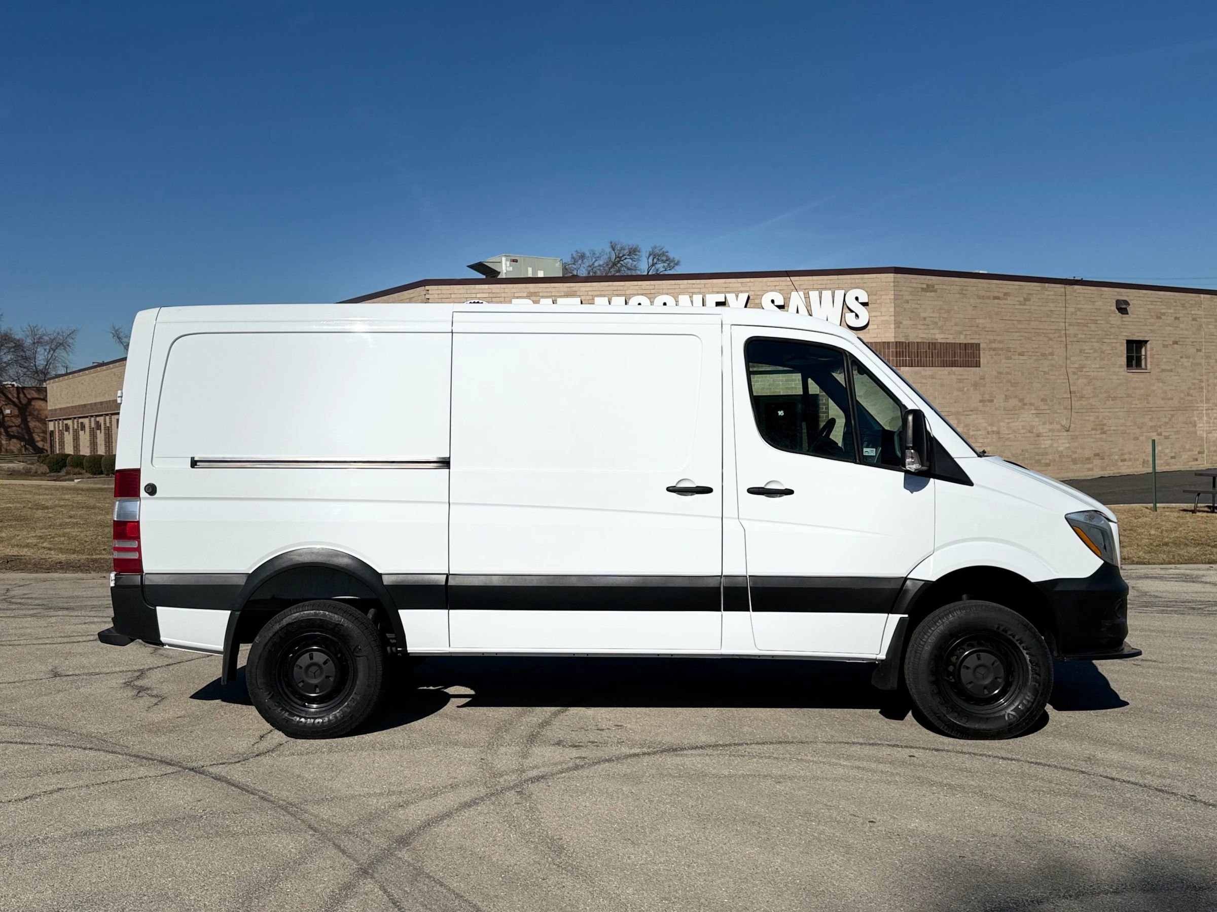 Used 2017 Mercedes-Benz Sprinter 2500 w/ Workspace Access Package image 7