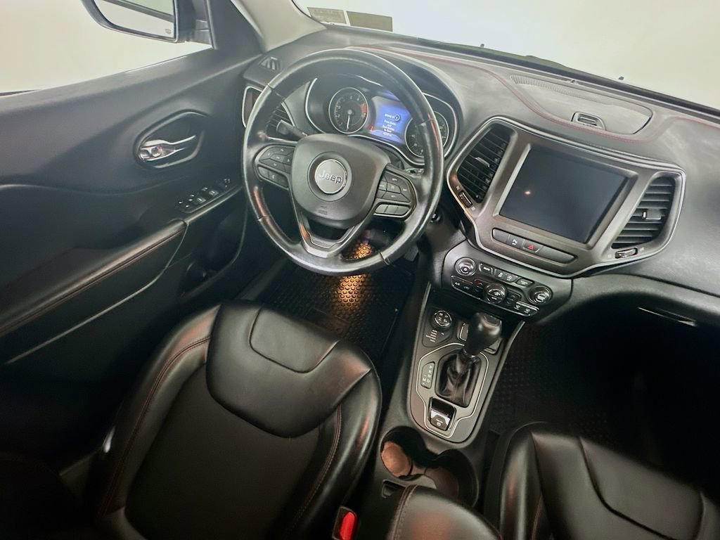 Used 2020 Jeep Cherokee Trailhawk w/ Cold Weather Group image 9