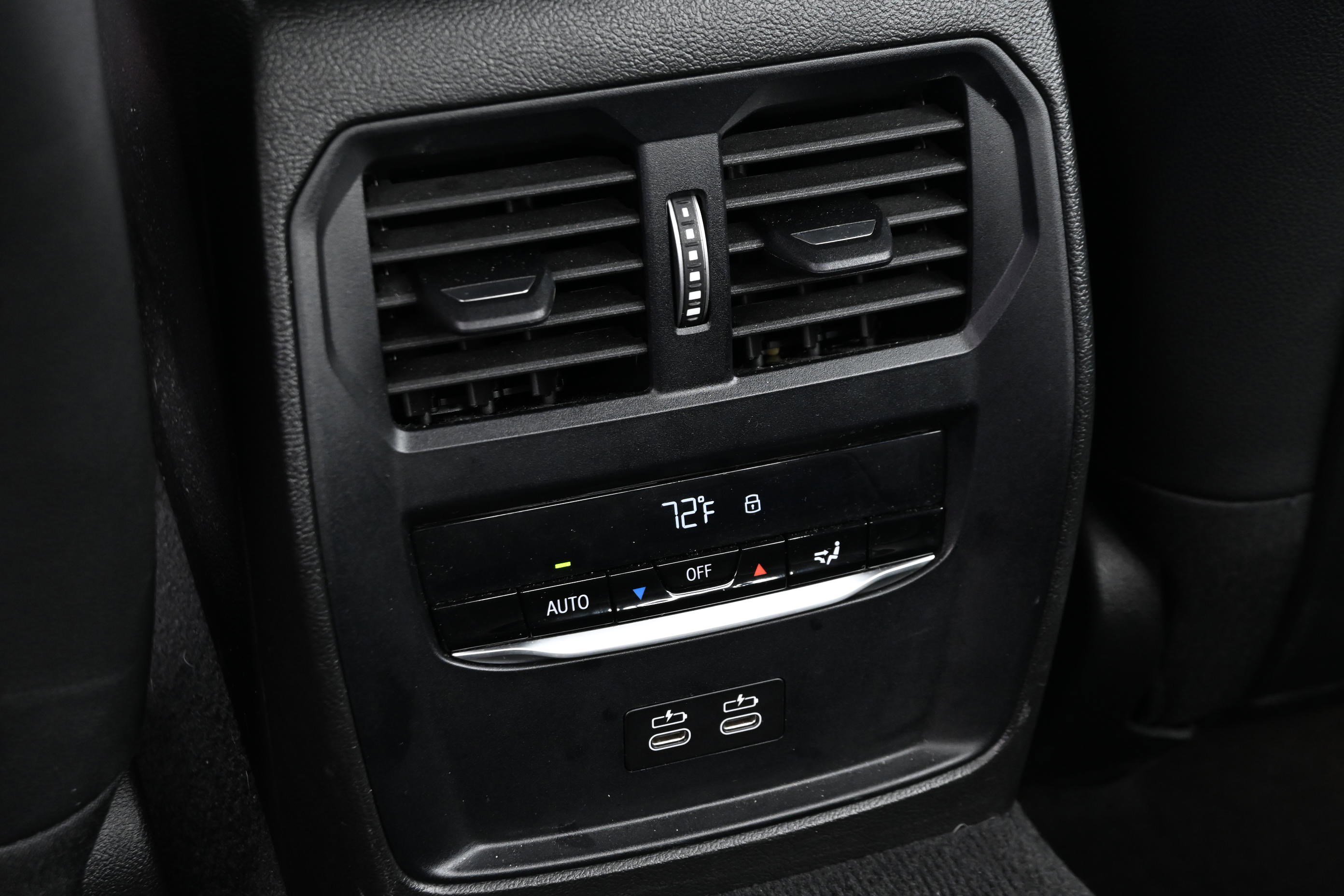 Certified 2024 BMW 330i Sedan w/ Premium Package image 28