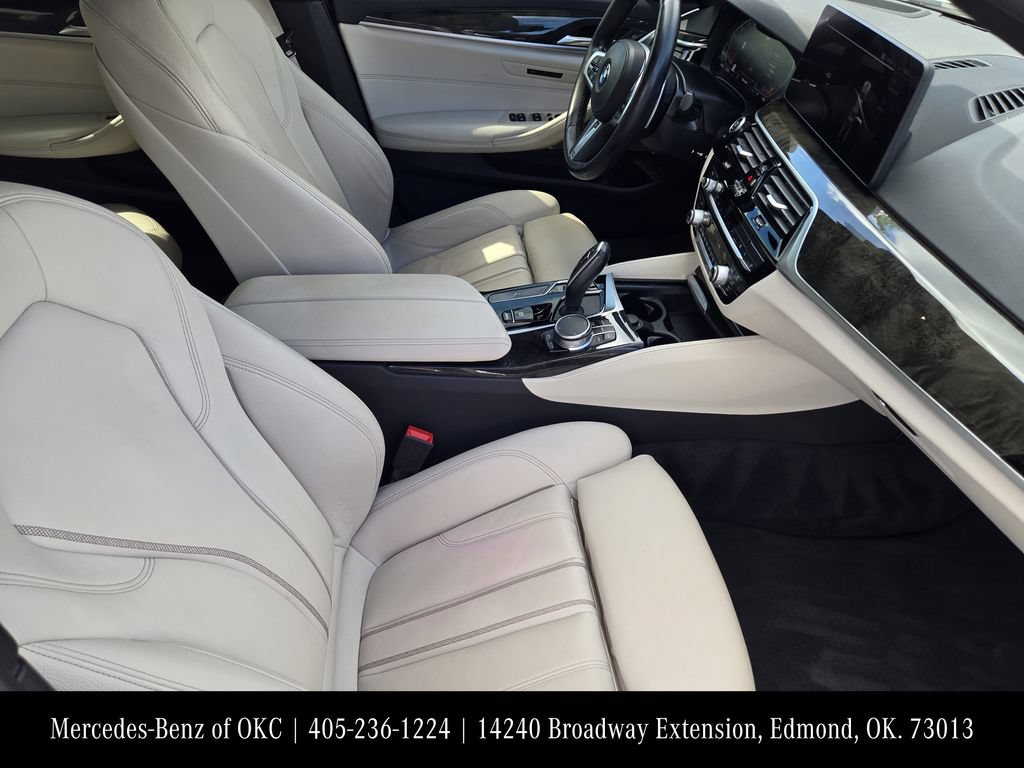 Used 2021 BMW 530i xDrive w/ M Sport Package AWD/4WD image 11
