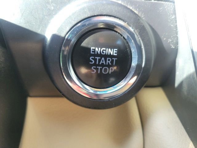 Used 2016 Toyota Camry XLE image 15