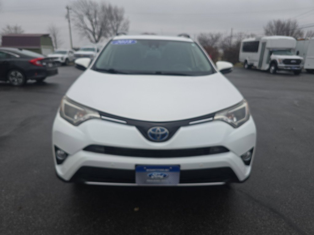 Used 2018 Toyota RAV4 XLE image 3