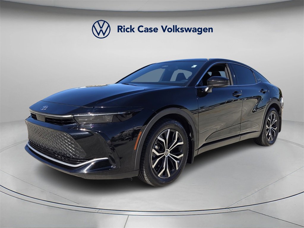 Used 2023 Toyota Crown XLE image 8