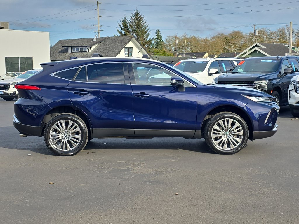 Certified 2023 Toyota Venza XLE image 7