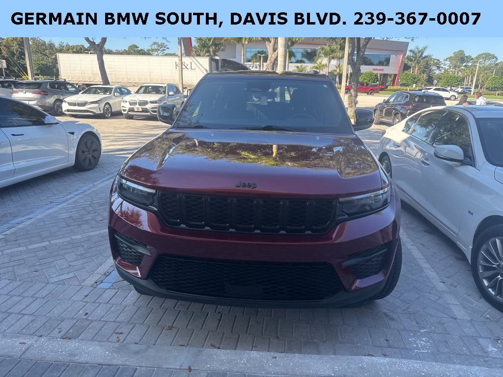 Used 2023 Jeep Grand Cherokee Altitude image 5