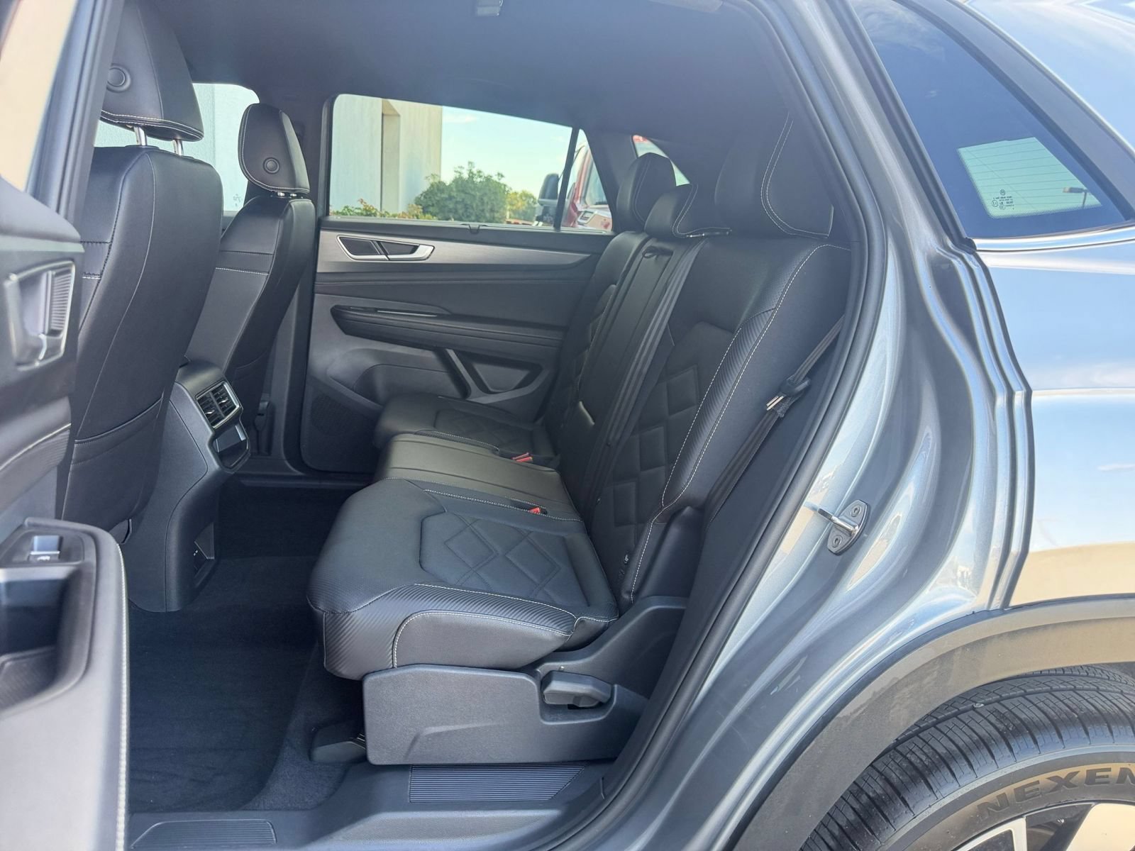 Used 2026 Volkswagen Atlas Cross Sport SE AWD/4WD image 38