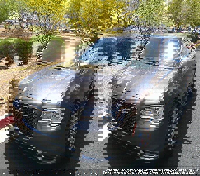 Used 2019 Chrysler 300 Limited image 3