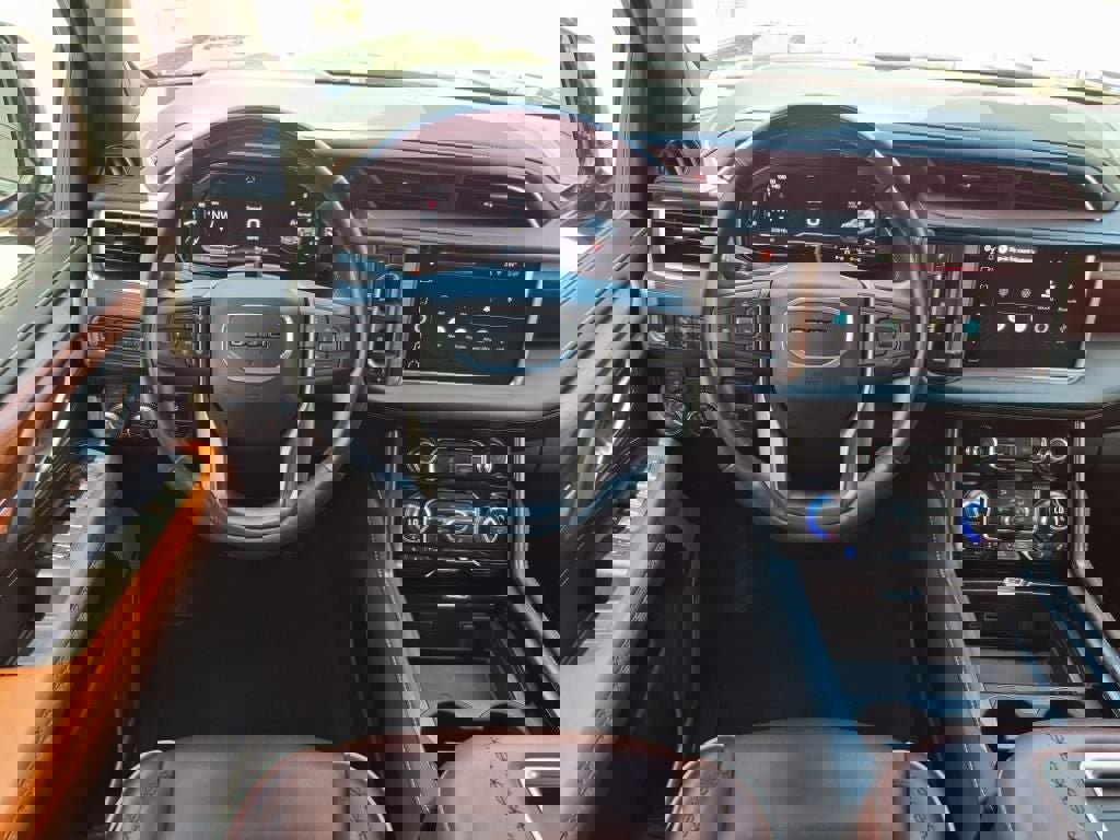 Used 2024 GMC Yukon XL Denali Ultimate image 16