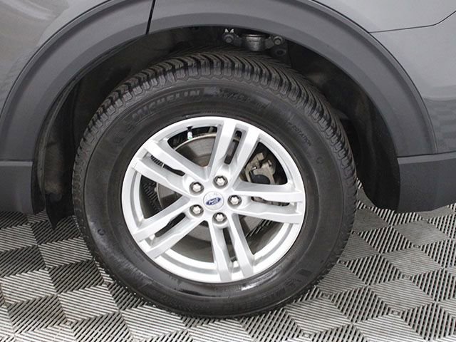 Used 2020 Ford Explorer XLT w/ Equipment Group 202A AWD/4WD image 17