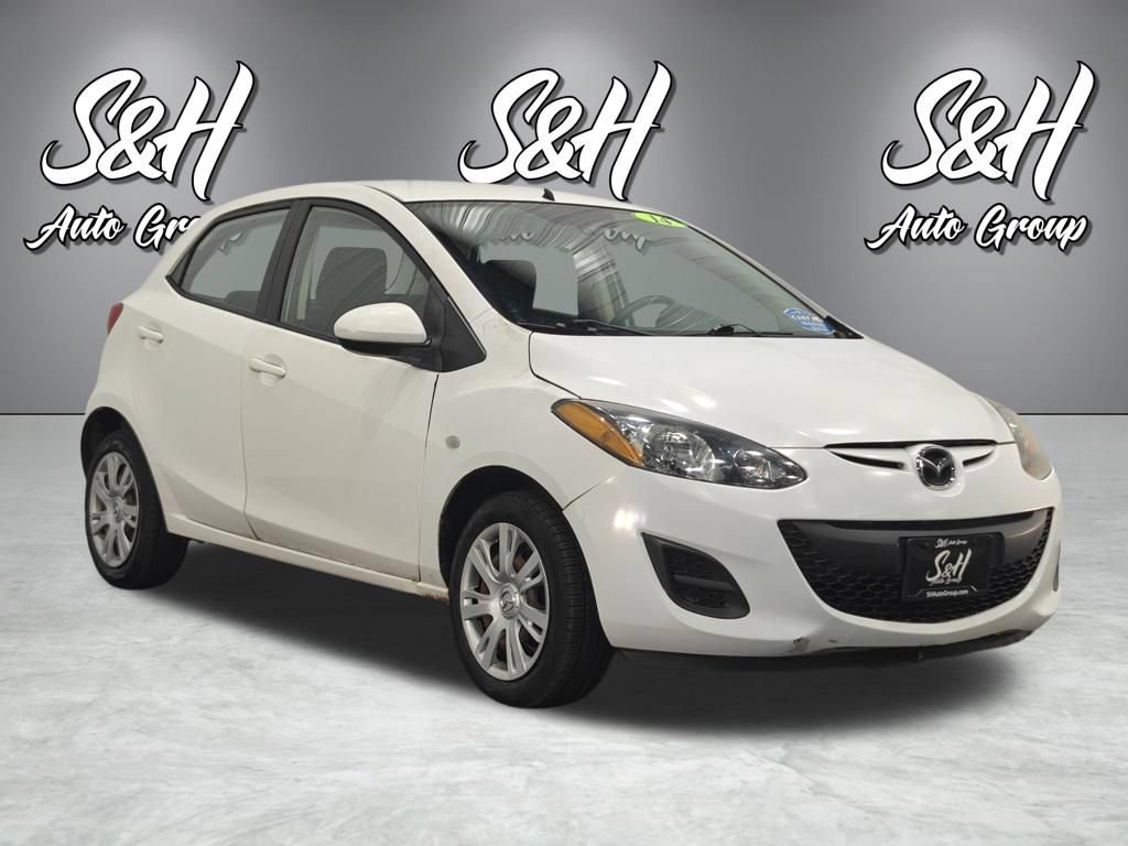 Used 2014 MAZDA MAZDA2 Sport FWD image 2