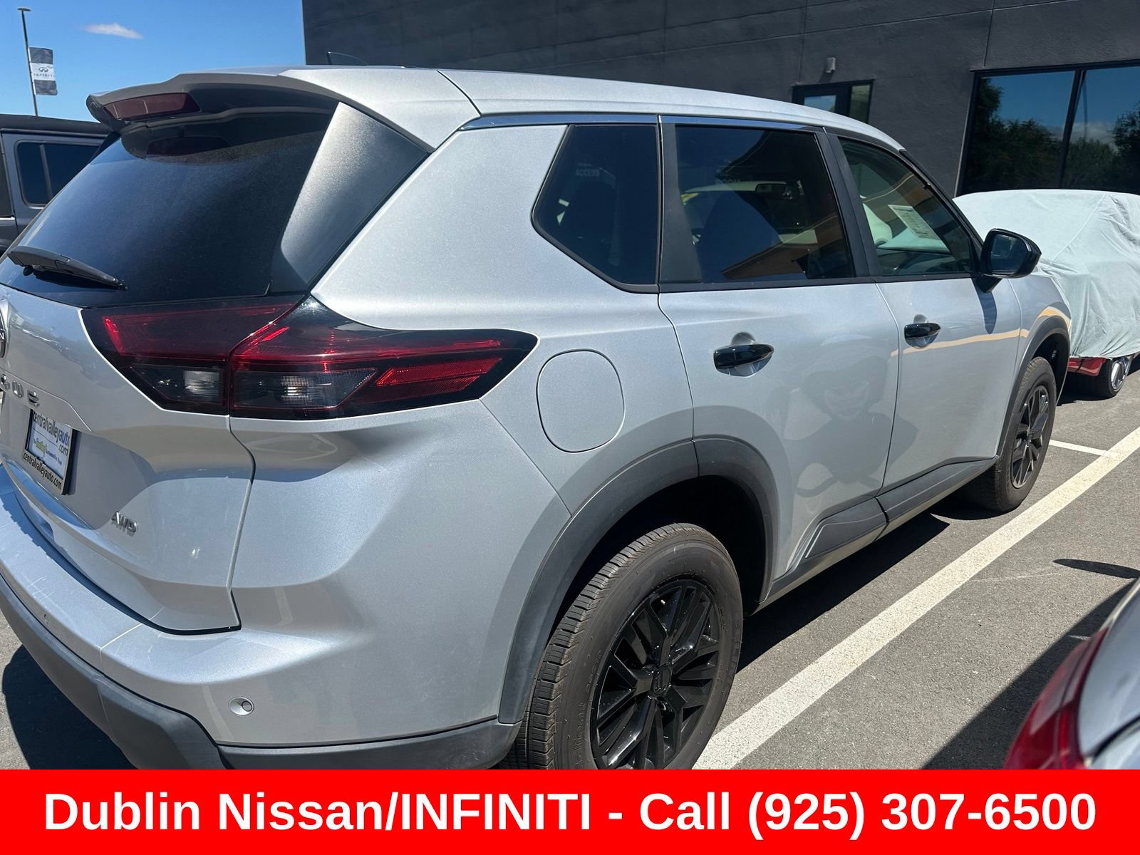 Used 2024 Nissan Rogue S AWD/4WD image 4