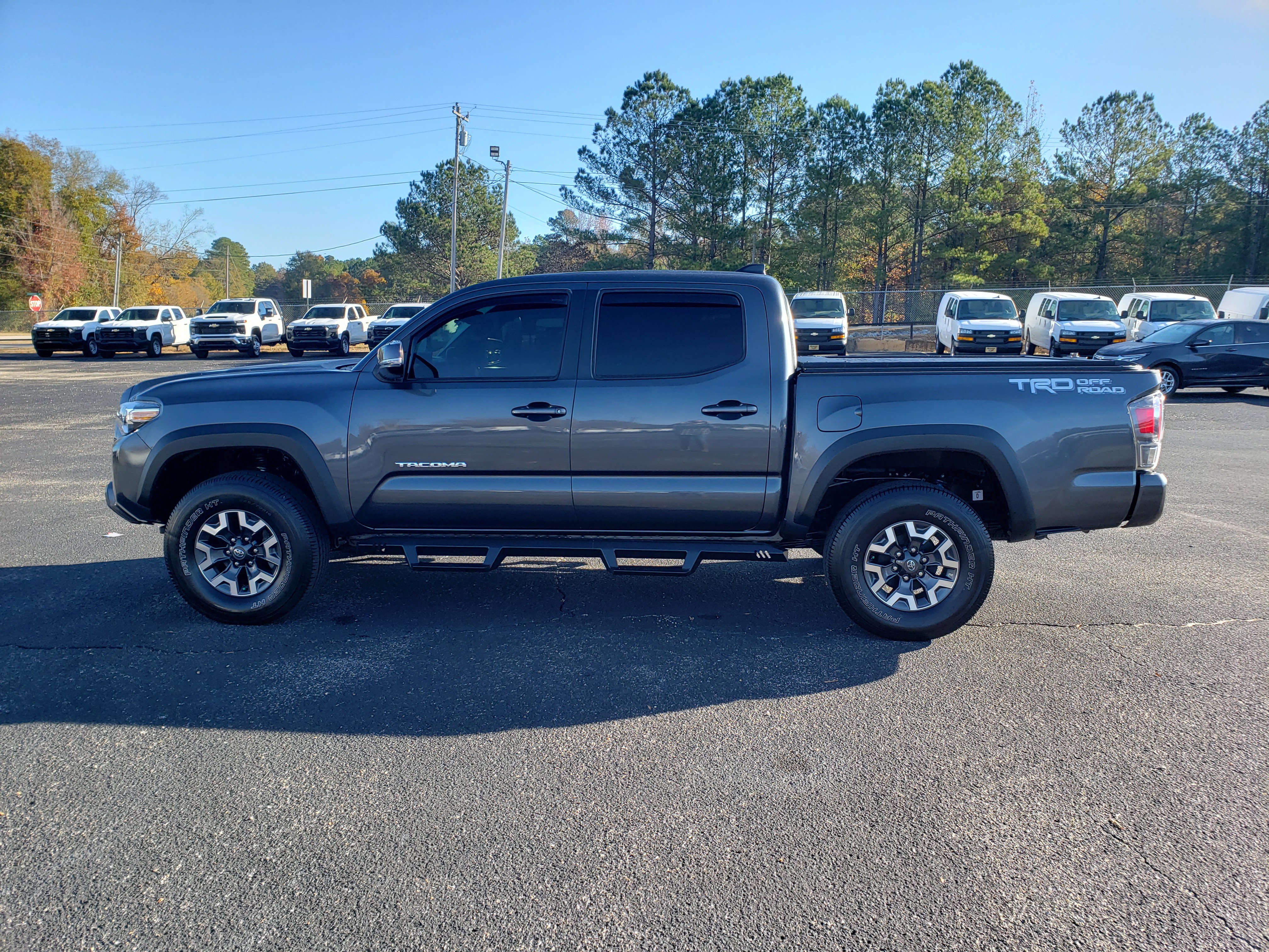 Used 2022 Toyota Tacoma TRD Off-Road w/ Technology Package image 4