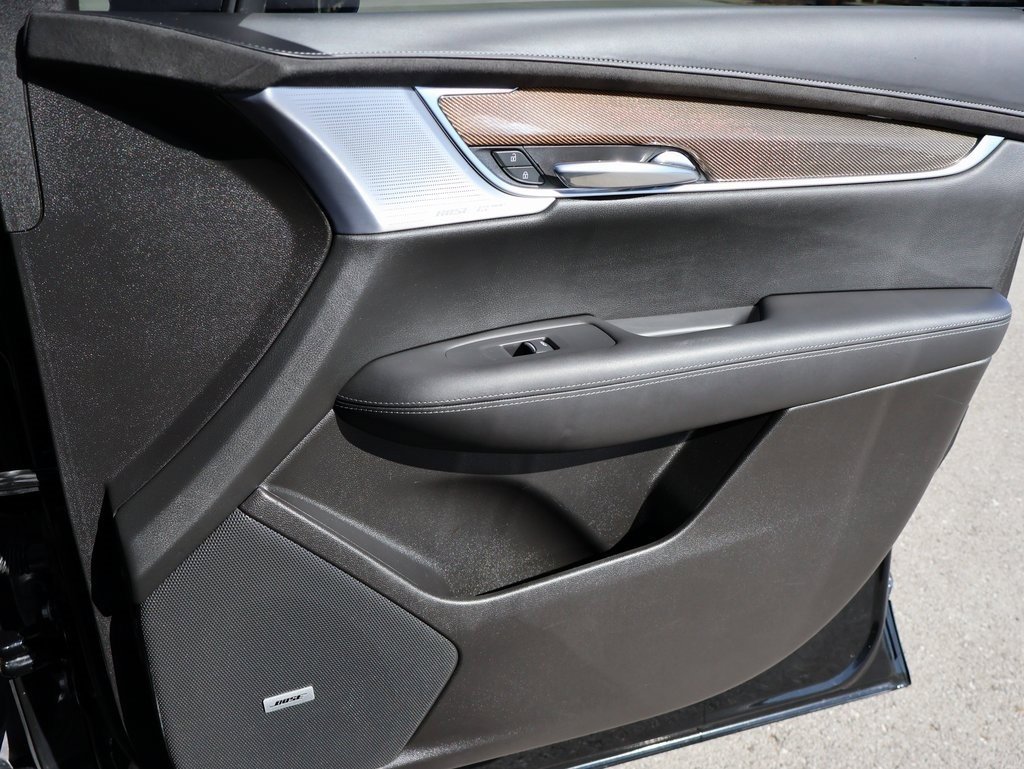 Used 2023 Cadillac XT6 Sport w/ Platinum Package image 14