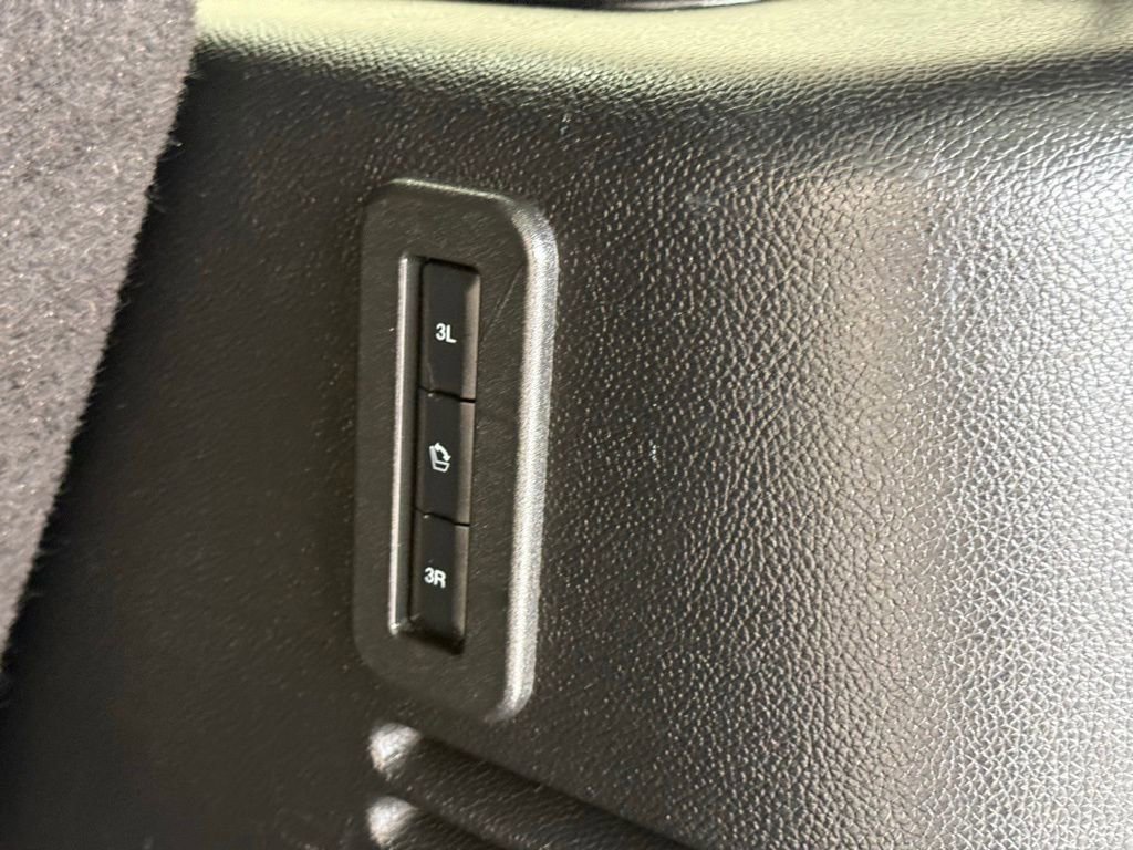 Used 2017 Ford Expedition Limited w/ Equipment Group 301A AWD/4WD image 7