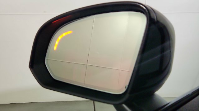New 2026 Volvo XC40 B5 Plus w/ Protection Package Premier AWD/4WD image 15
