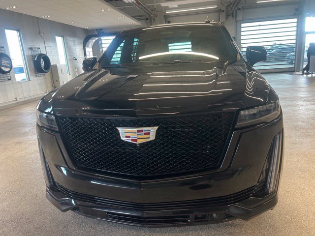 Used 2022 Cadillac Escalade Sport w/ Touring Package AWD/4WD image 2