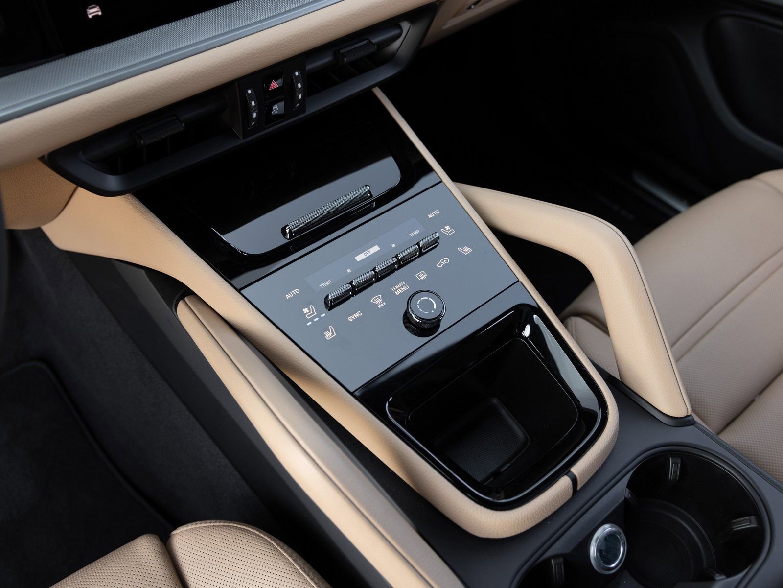 Certified 2025 Porsche Cayenne Coupe image 26