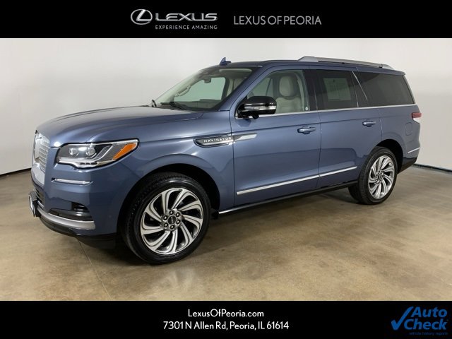 Used 2023 Lincoln Navigator Reserve image 1