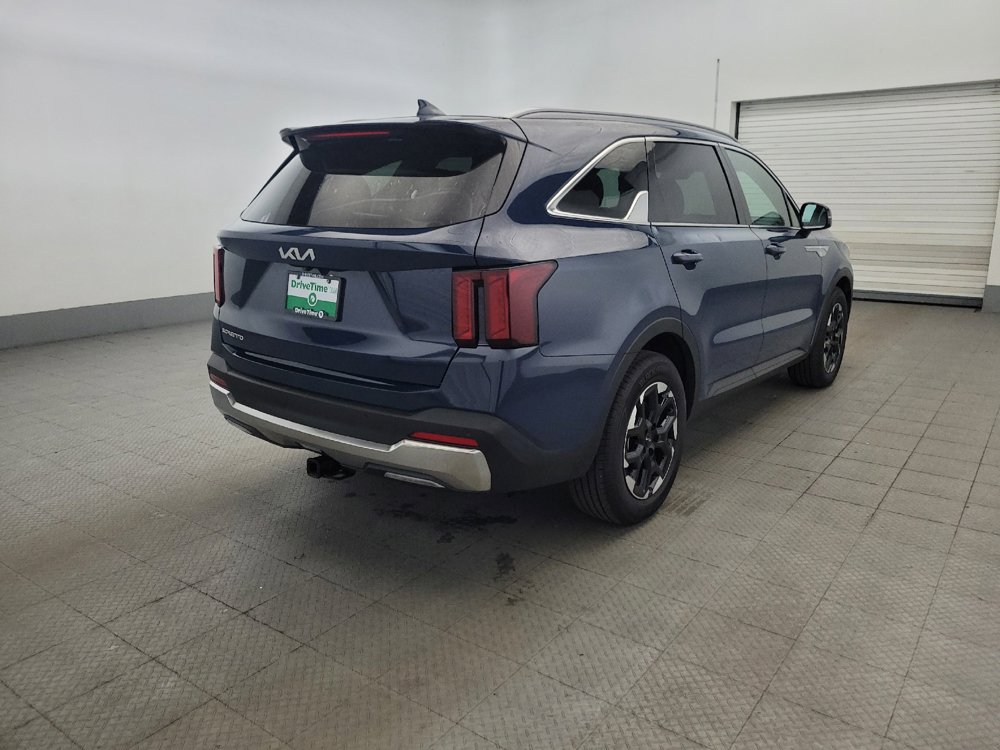 Used 2024 Kia Sorento S w/ Panoramic Sunroof Package FWD image 9