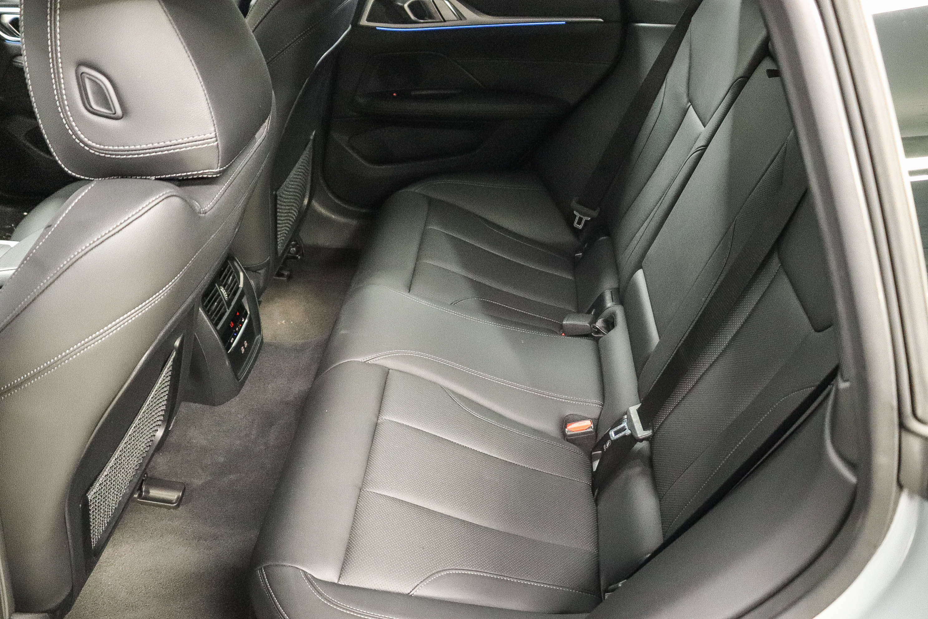 Used 2023 BMW i4 eDrive40 w/ M Sport Package RWD image 18