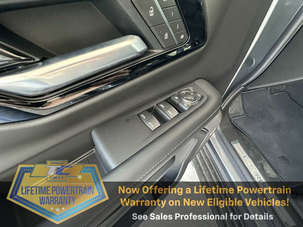 New 2025 Chevrolet Suburban Premier image 23