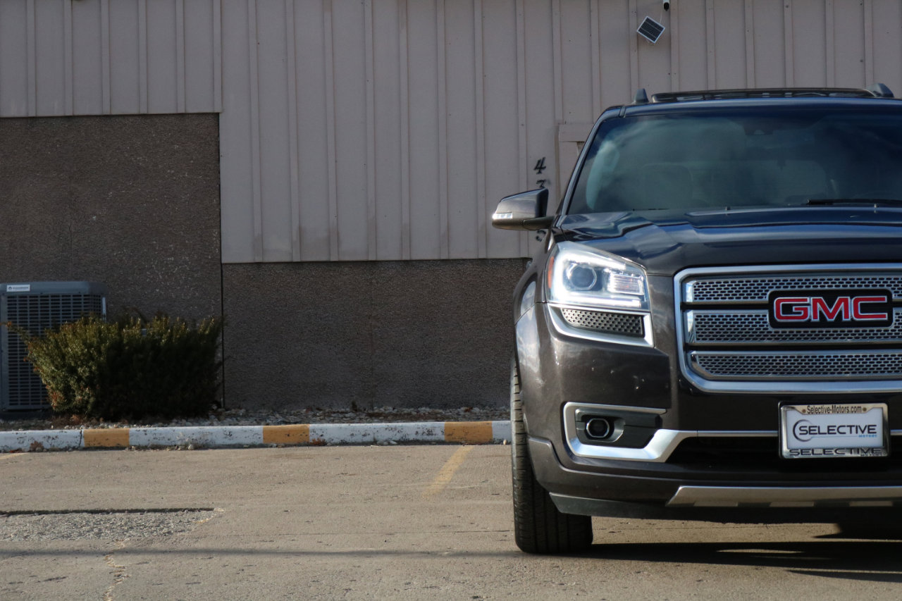 Used 2015 GMC Acadia Denali image 4