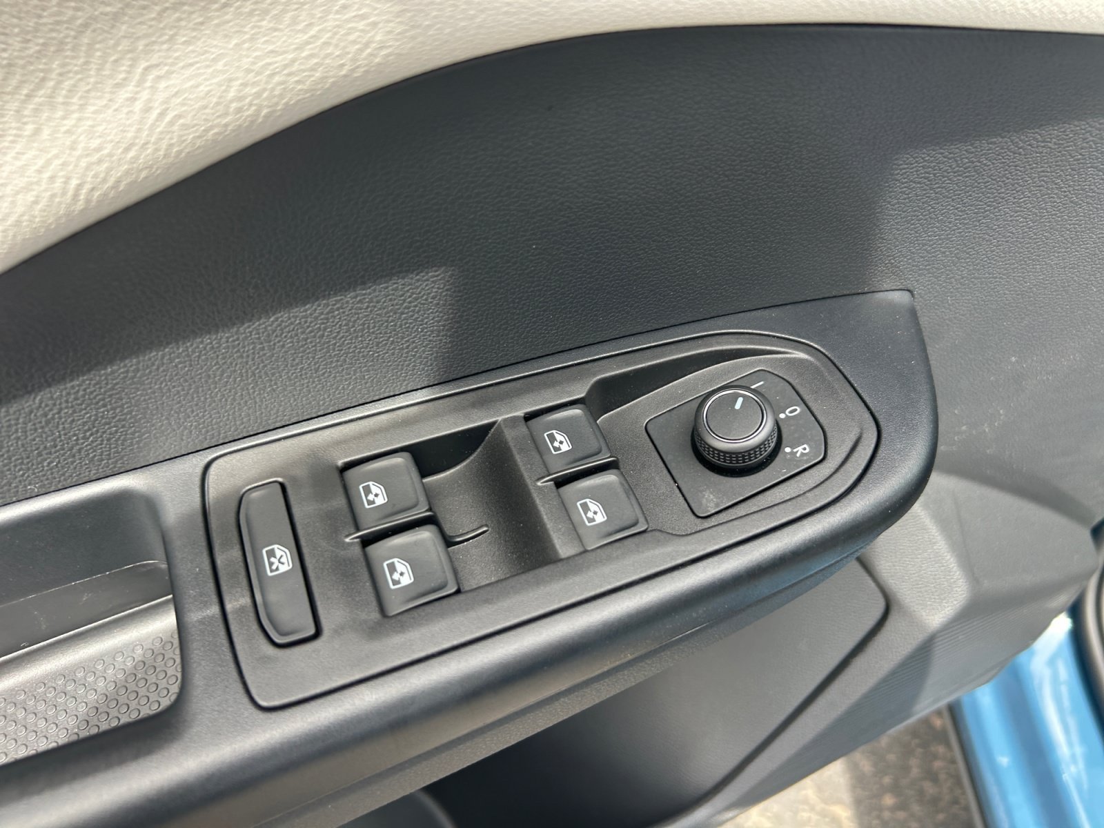 New 2026 Volkswagen Taos S FWD image 13