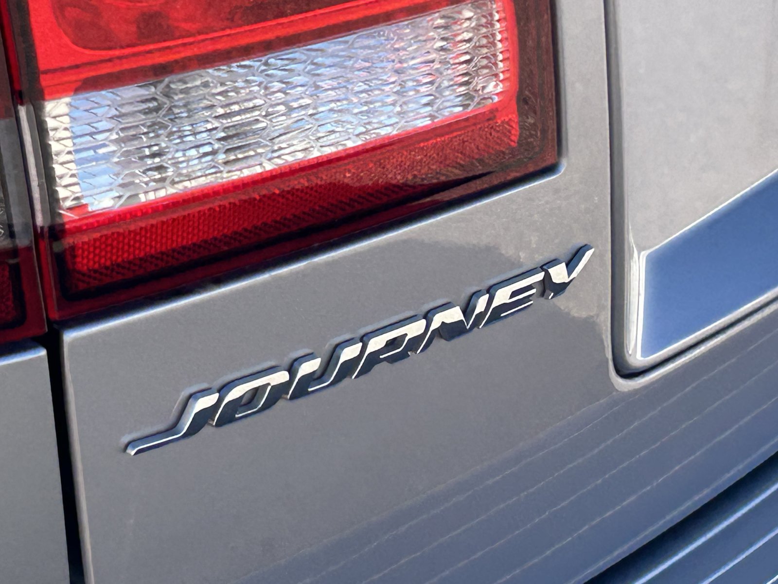 Used 2019 Dodge Journey SE FWD image 10