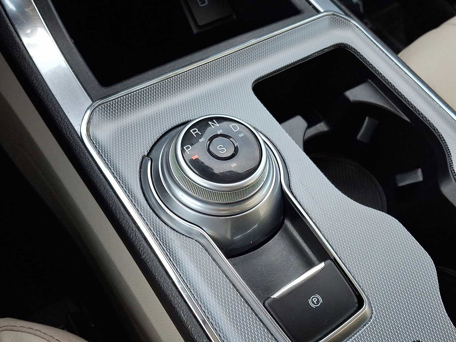 Used 2022 Ford Edge Titanium image 21