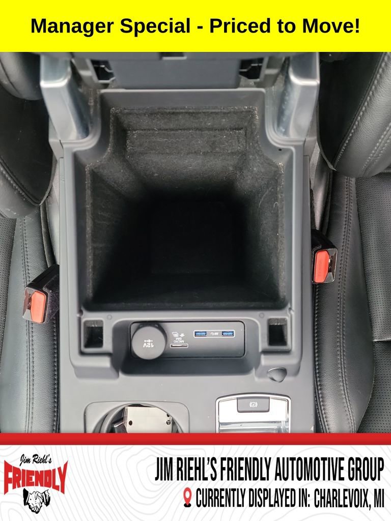 Used 2018 Land Rover Discovery SE image 25