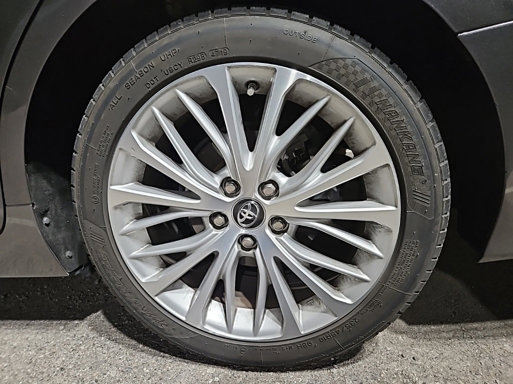 Used 2018 Toyota Camry XLE image 7