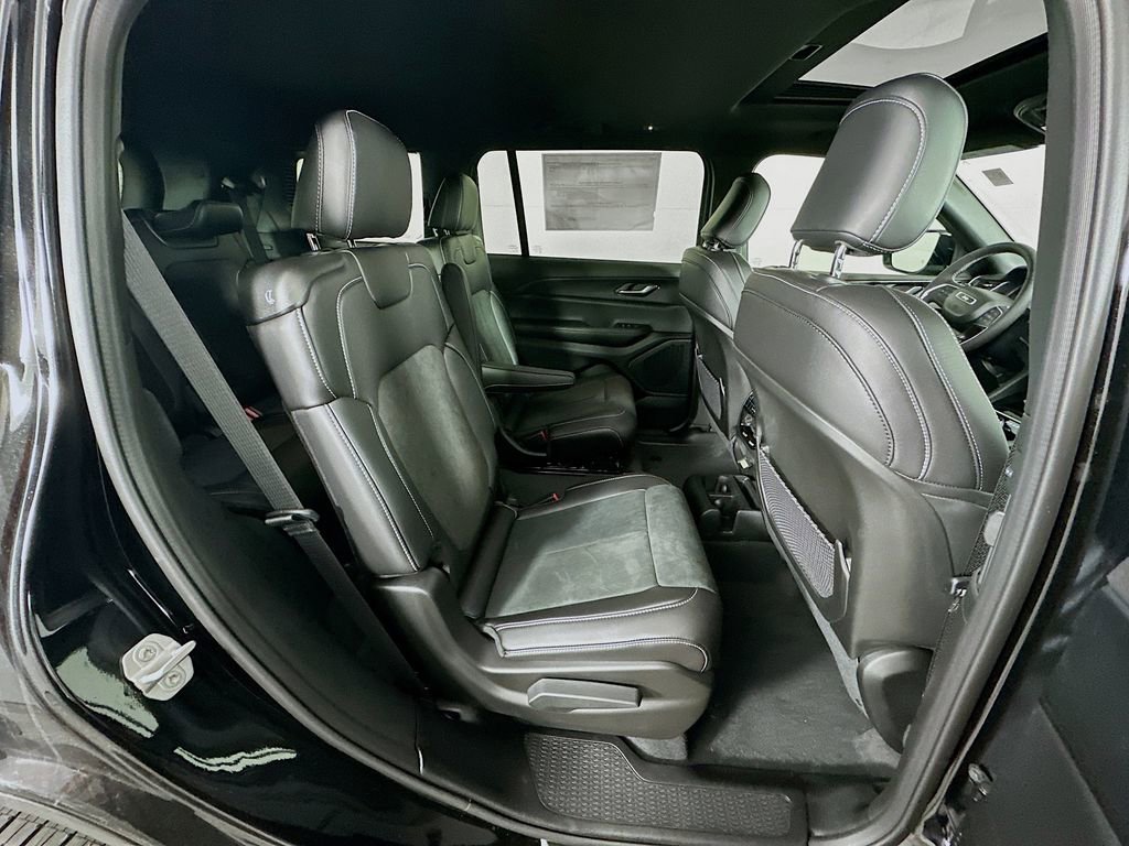 New 2025 Jeep Grand Cherokee L Altitude image 36