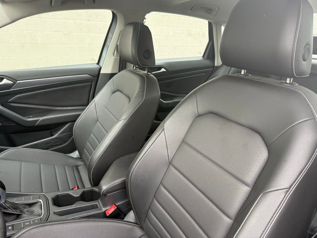 Used 2024 Volkswagen Jetta SE w/ Panoramic Sunroof Package image 21