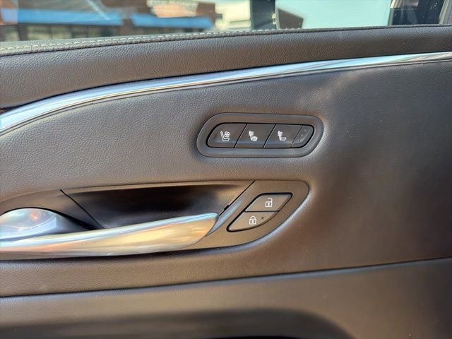 Used 2021 Cadillac Escalade Premium Luxury image 35