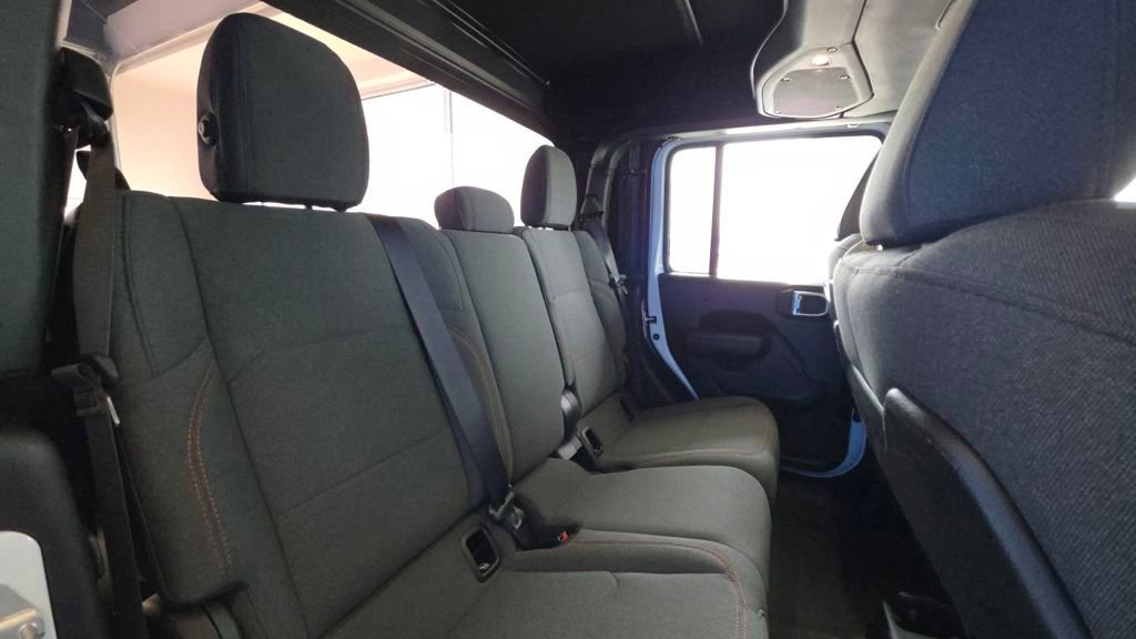 Used 2024 Jeep Gladiator Rubicon image 15