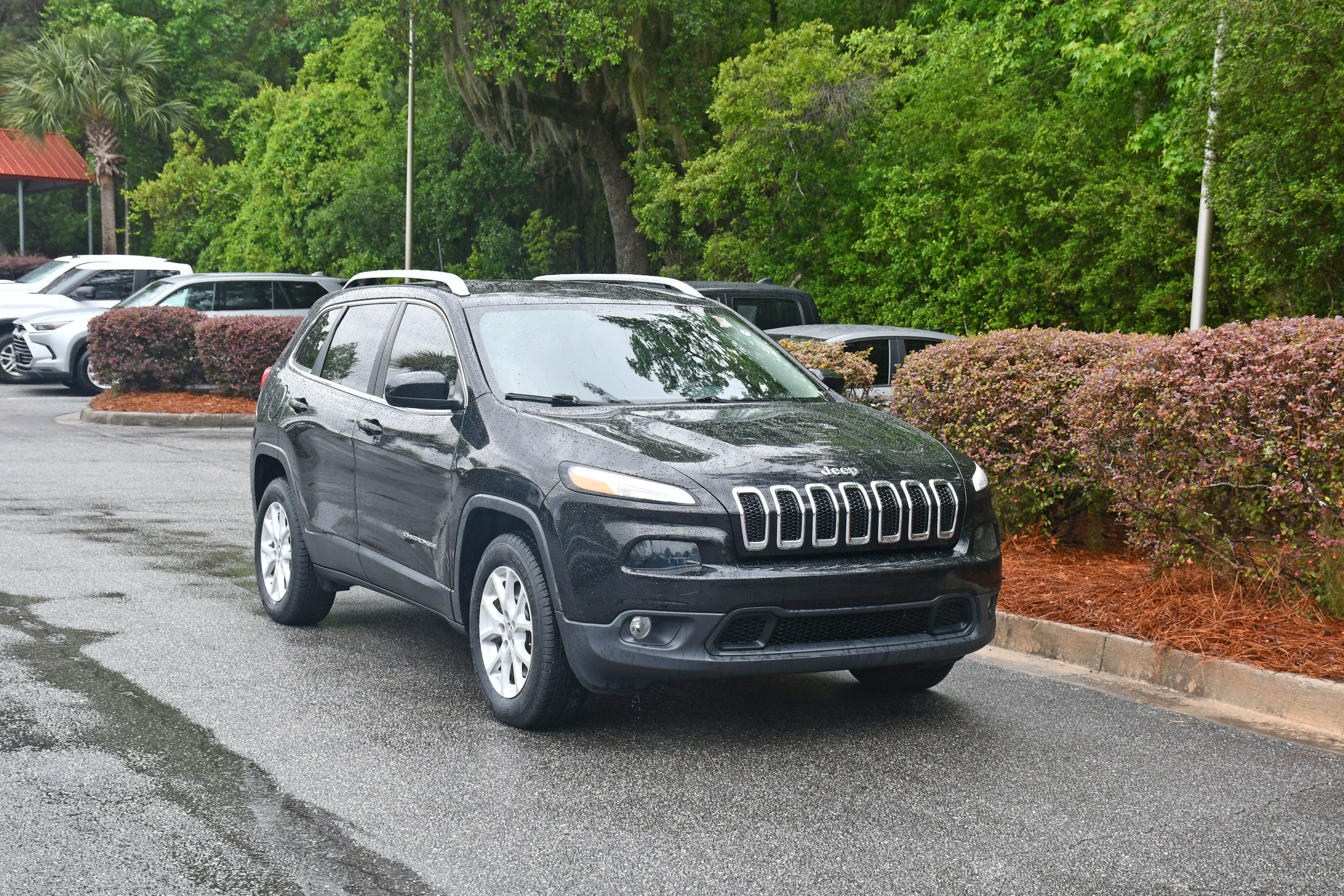 Used 2018 Jeep Cherokee Latitude AWD/4WD image 6