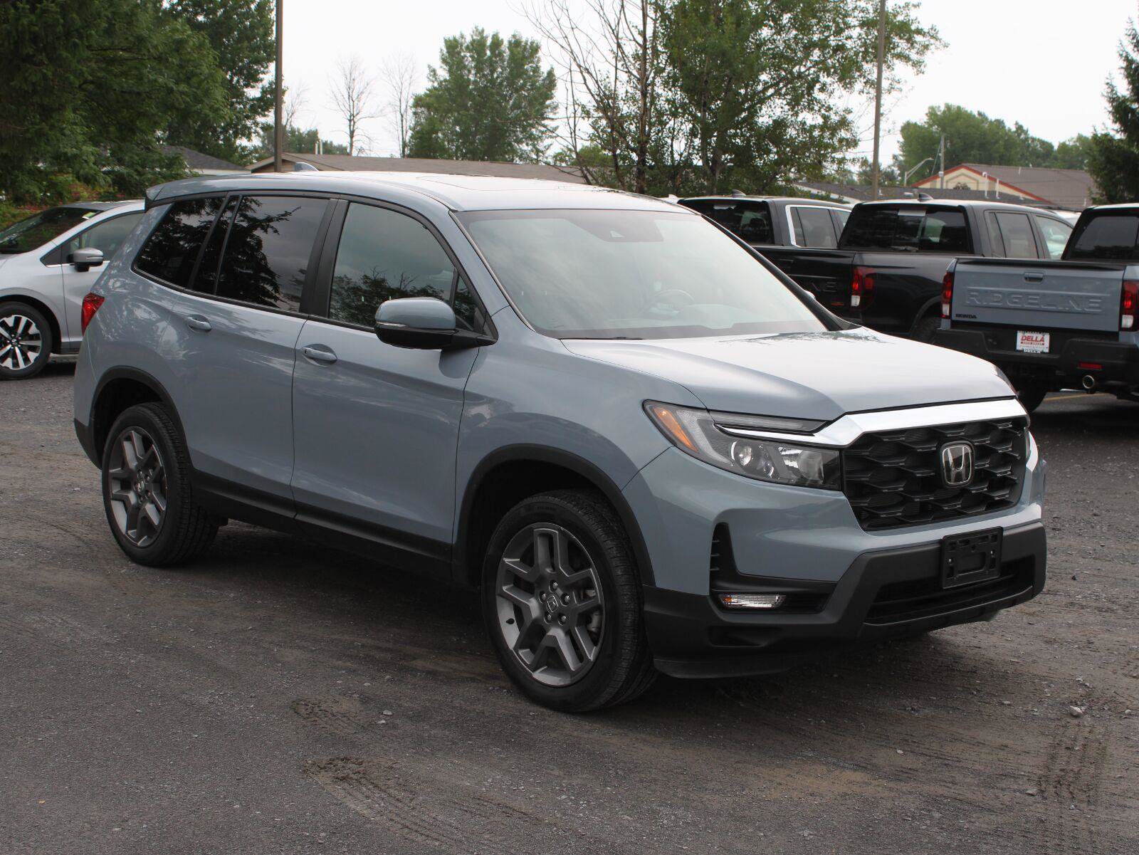 Used 2023 Honda Passport EX-L image 3