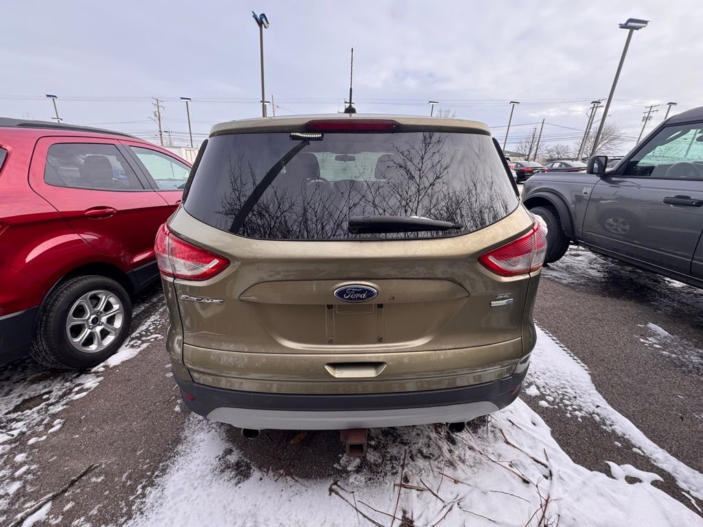 Used 2013 Ford Escape SE w/ Class II Trailer Tow Pkg image 3
