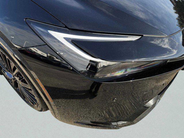 Used 2025 Toyota Prius image 8