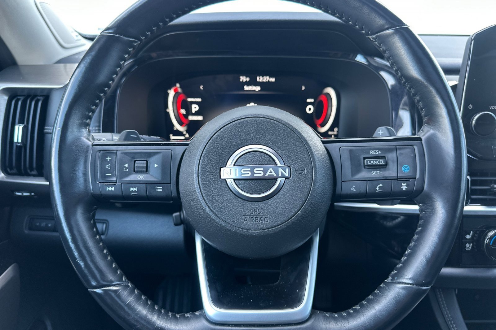 Used 2022 Nissan Pathfinder Platinum w/ Cargo Package image 24