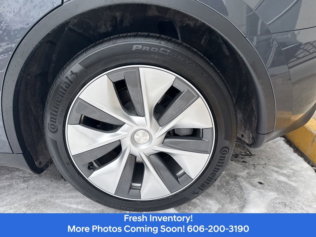 Used 2022 Tesla Model Y Long Range image 9