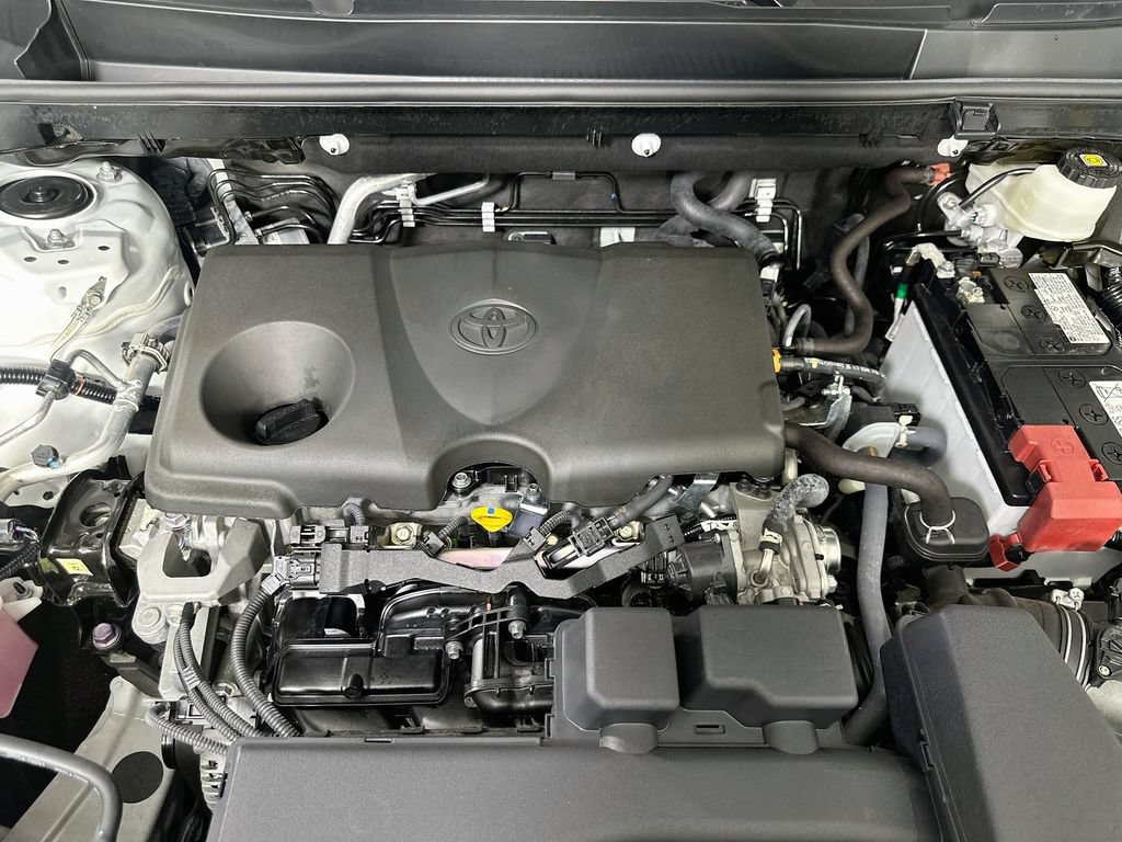 Used 2025 Toyota RAV4 XLE Premium FWD image 9