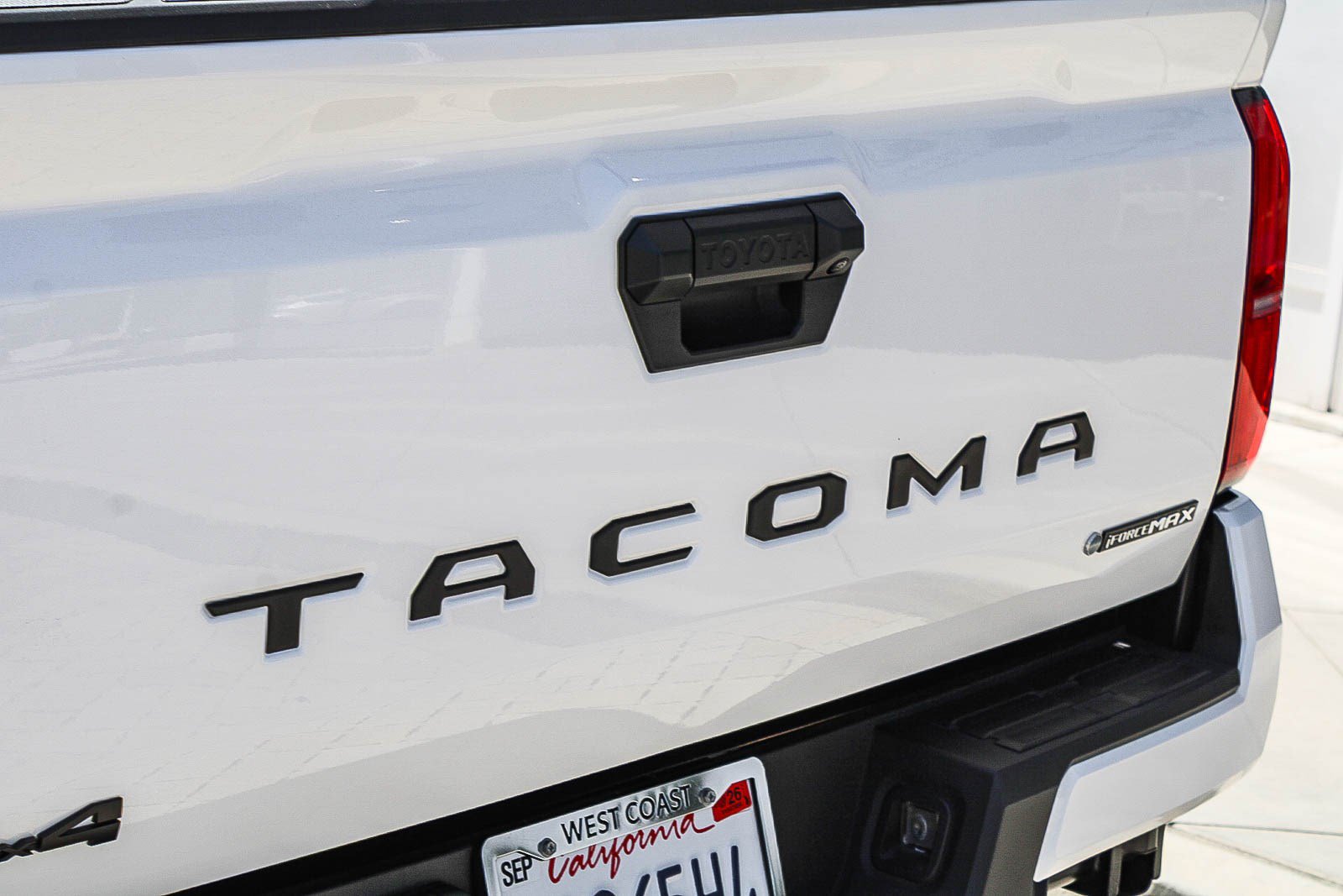 Used 2025 Toyota Tacoma TRD Sport AWD/4WD image 11