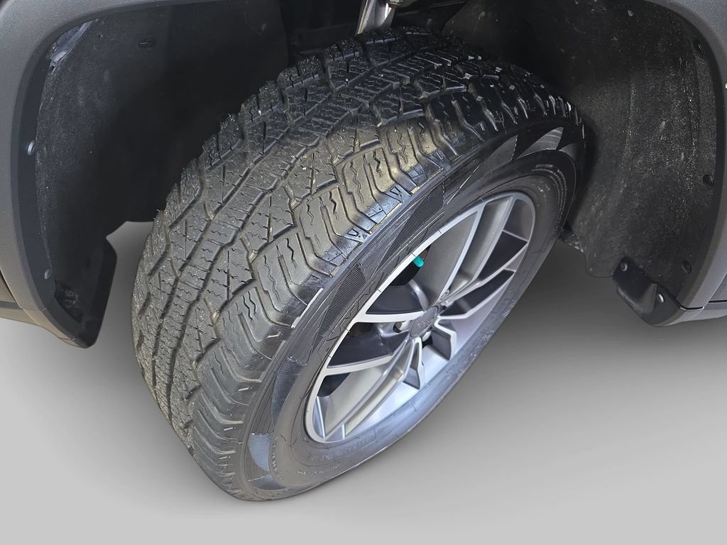 Used 2021 Jeep Grand Cherokee Laredo AWD/4WD image 35