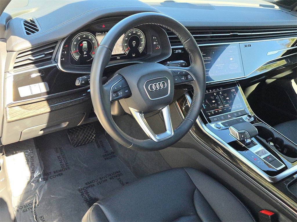 Certified 2025 Audi Q7 3.0T Premium Plus image 17