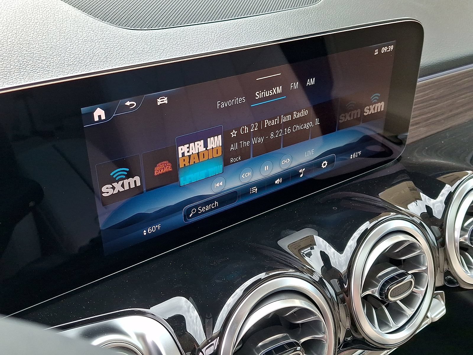 New 2026 Mercedes-Benz GLB 250 4MATIC image 14